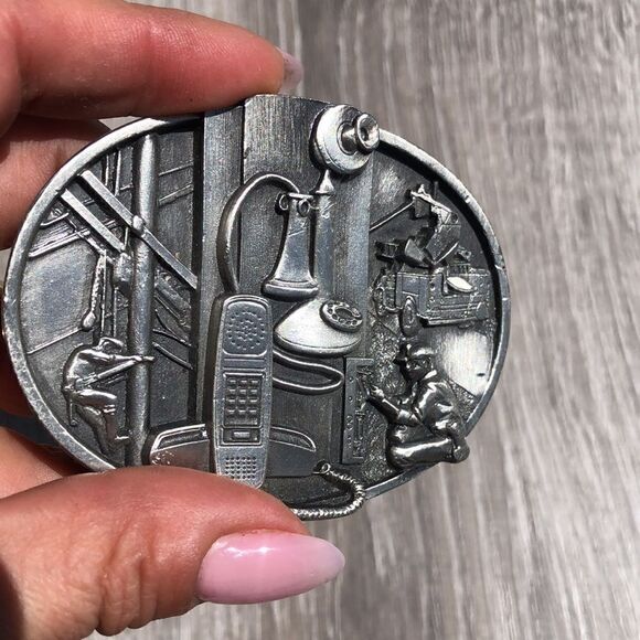 Telephone company belt buckle numbered - Picture 2 of 5